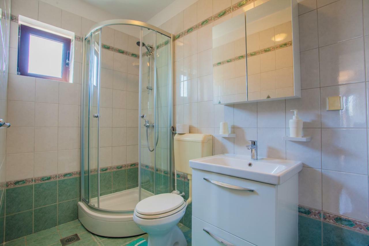 קרס Guesthouse Maver מראה חיצוני תמונה